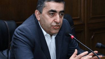Ինչպես չկրկնել 90-ականների սխալները. Արմեն Ռուստամյանի խորհուրդը