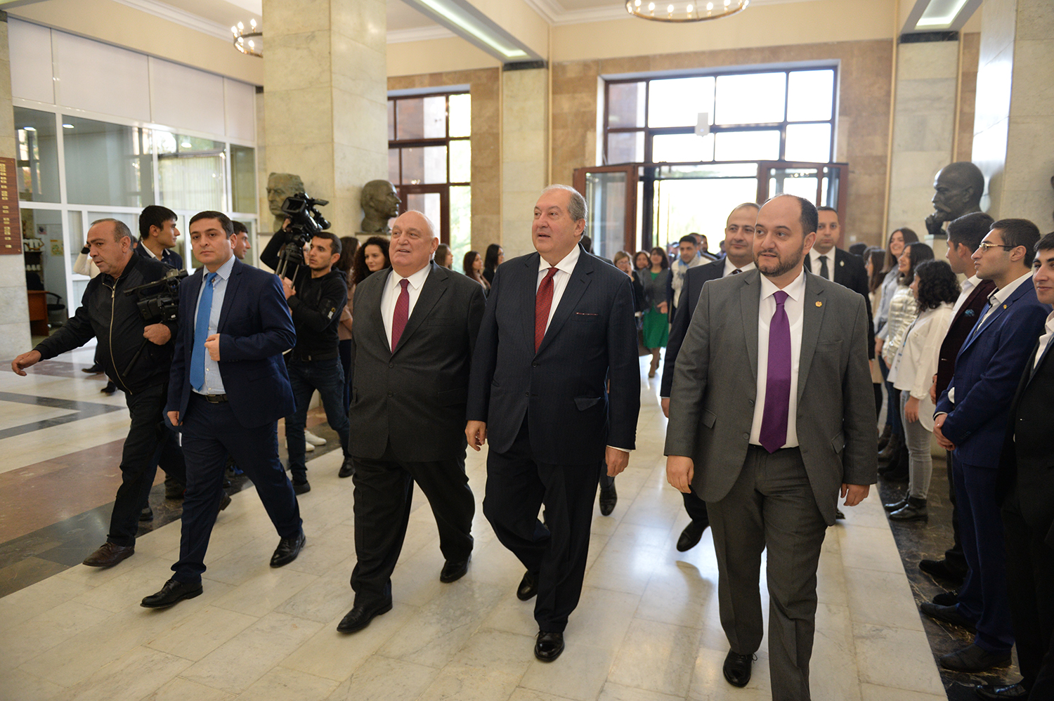 Փայլուն 50 տարիներ, հոյակապ արդյունք. նախագահը մասնակցել է ԵՊՀ արևելագիտության ֆակուլտետի 50-ամյակին նվիրված նիստին