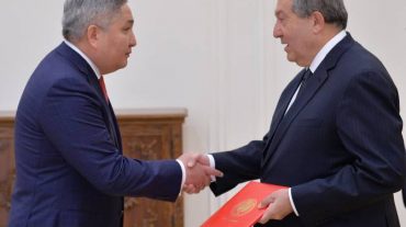 Նախագահին իր հավատարմագրերն է հանձնել Հայաստանում Ղրղըզստանի դեսպանը