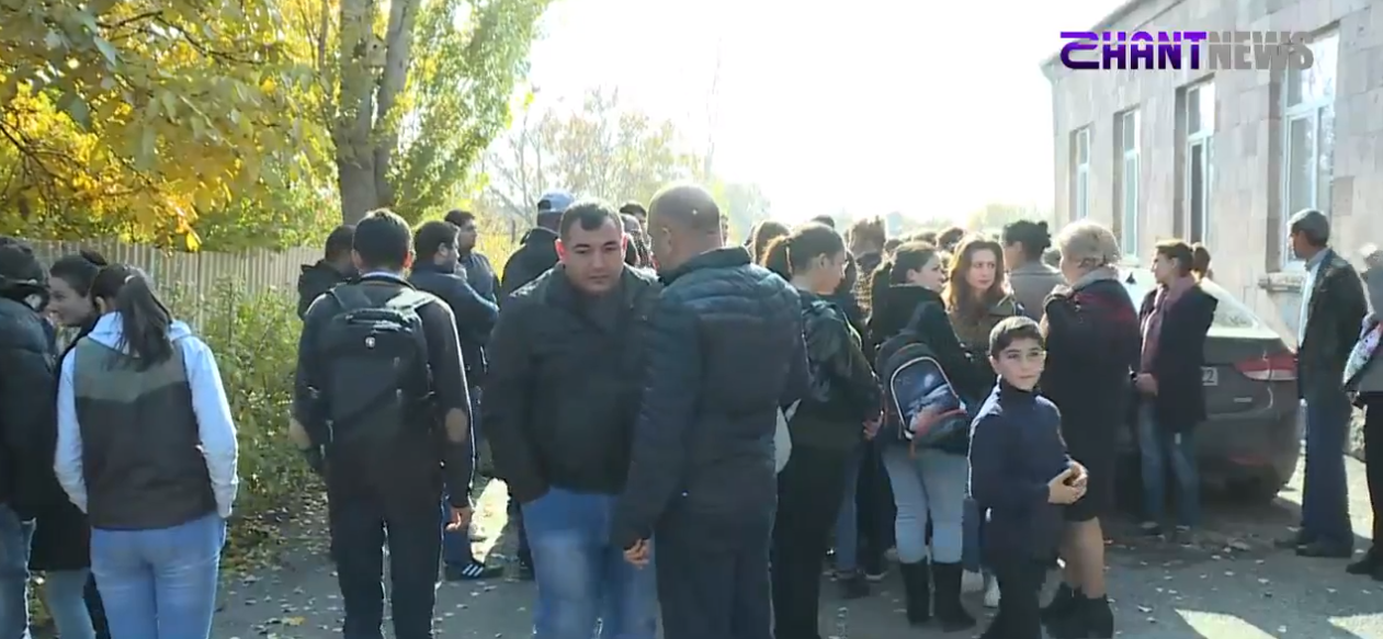 Դաշտ գյուղի դպրոցի տնօրենը շատ խիստ է եղել այն ուսուցիչների հանդեպ, որոնք վիրավորել են երեխաներին. ծնողներ