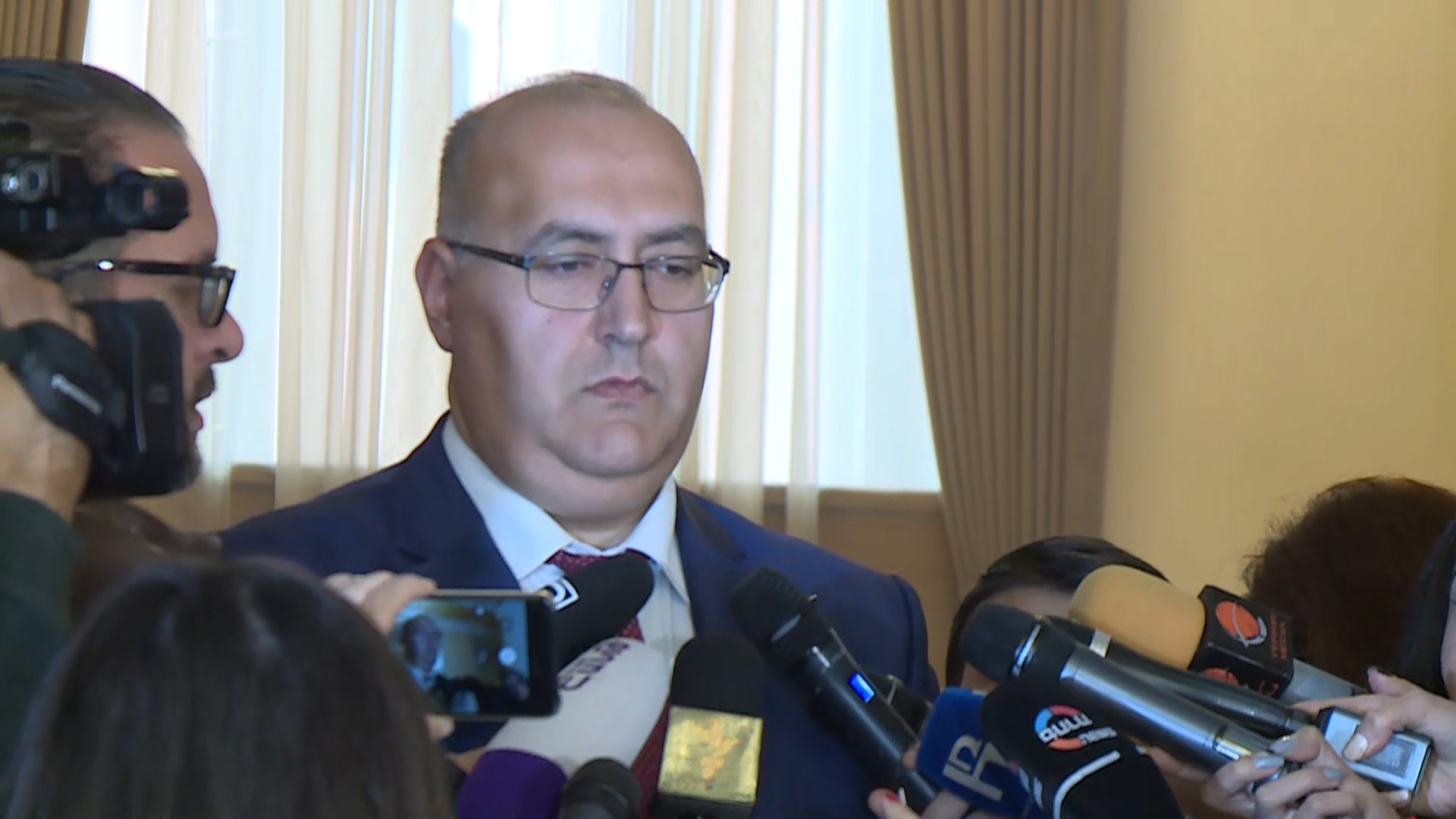 Ո՞ւմ հաշվին է նախարարի պաշտոնակատարը մեկնել Փարիզ. Գարեգին Բաղրամյանի պարզաբանումը