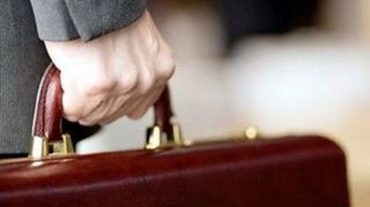Քաղծառայողներին աշխատանքից ազատման դիմումներ են գրել տալիս. «Փաստ»