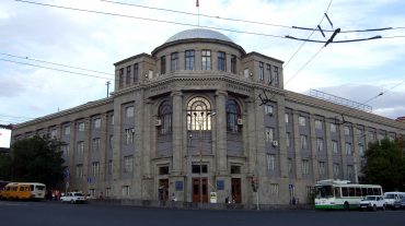 Բժշկականի խորհրդում կրքերը եռում են. իրար դեմ են ելել փոխնախարարները․ «Հրապարակ»