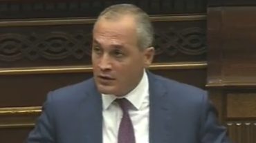 Անորոշ է մնում սպաների բնակարանային ապահովության խնդիրը. Կորյուն Նահապետյան