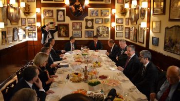 Հայաստանի ԱԳՆ ղեկավարը նախաճաշի շուրջ հանդիպել է ՀԱՊԿ գործընկերների հետ