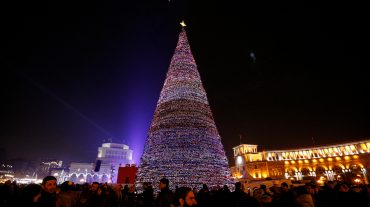 Տոնական հարցախույզ՝ բլինչիկի, հարևանների ու խոզի բդի մասին