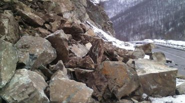 Փլուզման հետևանքով Հրազդան-Մեղրաձոր-Հանքավան ճանապարհը միակողմանի փակ է