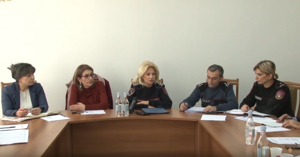Ոստիկանությունում քննարկվել է մուրացիկ և թափառաշրջիկ երեխաների հայտնաբերման խնդիրը