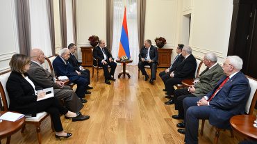 Արմեն Սարգսյանն ընդունել է «Լազարևյան ակումբի» ներկայացուցիչներին