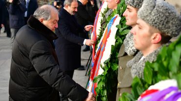 Կաթողիկոսը, Արմեն Սարգսյանը, Նիկոլ Փաշինյանը և Արա Բաբլոյանն այցելել են Եռաբլուր
