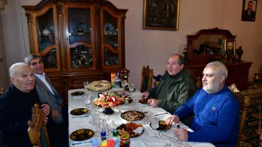 Նախագահն այցելել է Վազգեն Սարգսյանի ընտանիքին