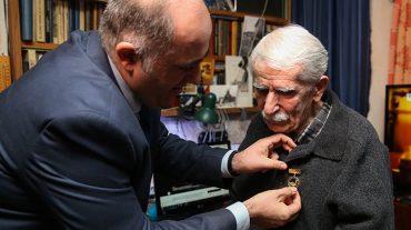 Կինոօպերատոր Լևոն Աթոյանցը պարգևատրվել է Երևանի քաղաքապետի ոսկե մեդալով