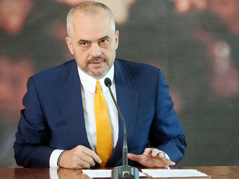 Ալբանիայի վարչապետի ուղղությամբ խորհրդարանում հավկիթներ են նետել