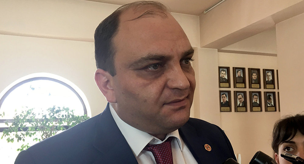 Հրայր Անտոնյանի տաքսի ծառայություններից մեկը բյուջեին խոշոր գումար պետք է վճարի. «Ժողովուրդ»