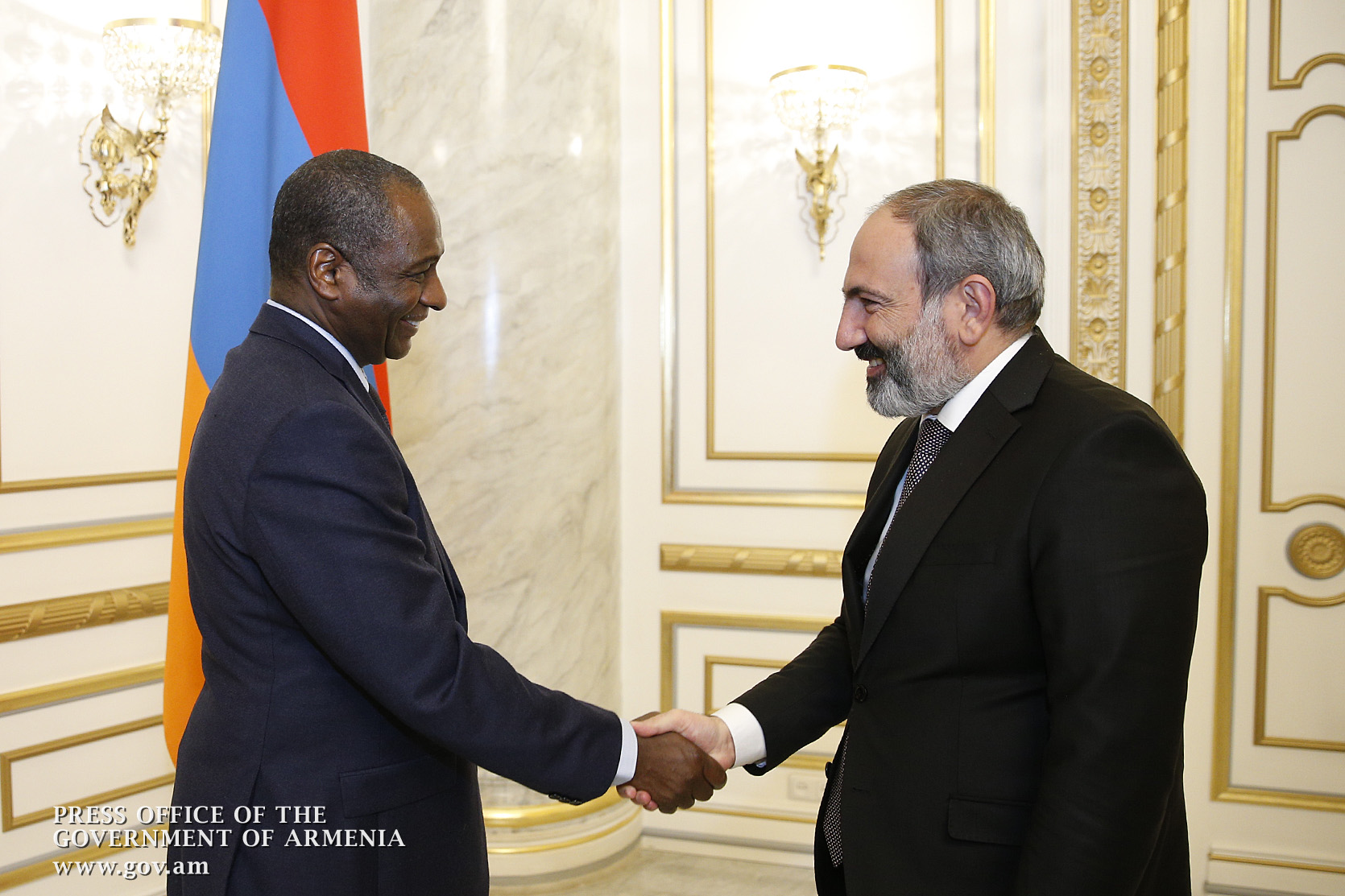 Փաշինյանն ստորագրել է Ֆրանկոֆոնիայի միջազգային կազմակերպության գլխավոր քարտուղարի աշխատանքային պայմանագիրը