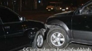 Սեբաստիա փողոցում ավտոմեքենաներ են բախվել. 3 մարդ հոսպիտալացվել է