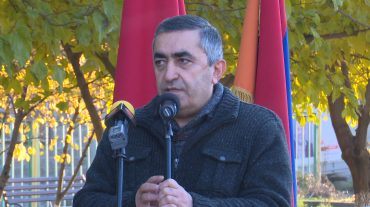 Հանկարծ չանենք մի քայլ առաջ, երկու քայլ հետ. Արմեն Ռուստամյան