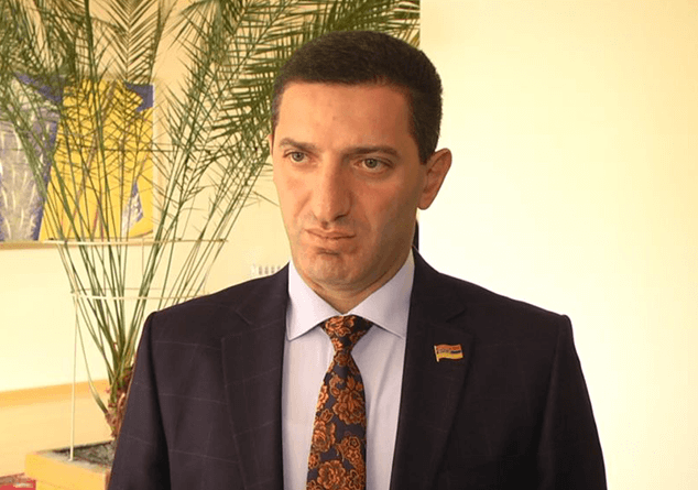 «Ակնկալում եմ, որ կլասիկ գործընկերոջս քաջությունը կբավարարի՝ ընդունել առաջարկս»․ Գևորգ Պետրոսյան
