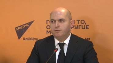 Աշոտյանը «շնորհակալություն» է հայտնել Փաշինյանին քարոզարշավն իրենց ուզած սցենարով տանելու համար