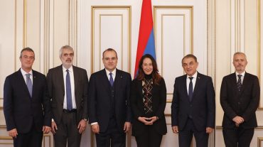 Արա Բաբլոյանն ընդունել է Իտալիայի Սենատի փոխնախագահի գլխավորած պատվիրակությանը