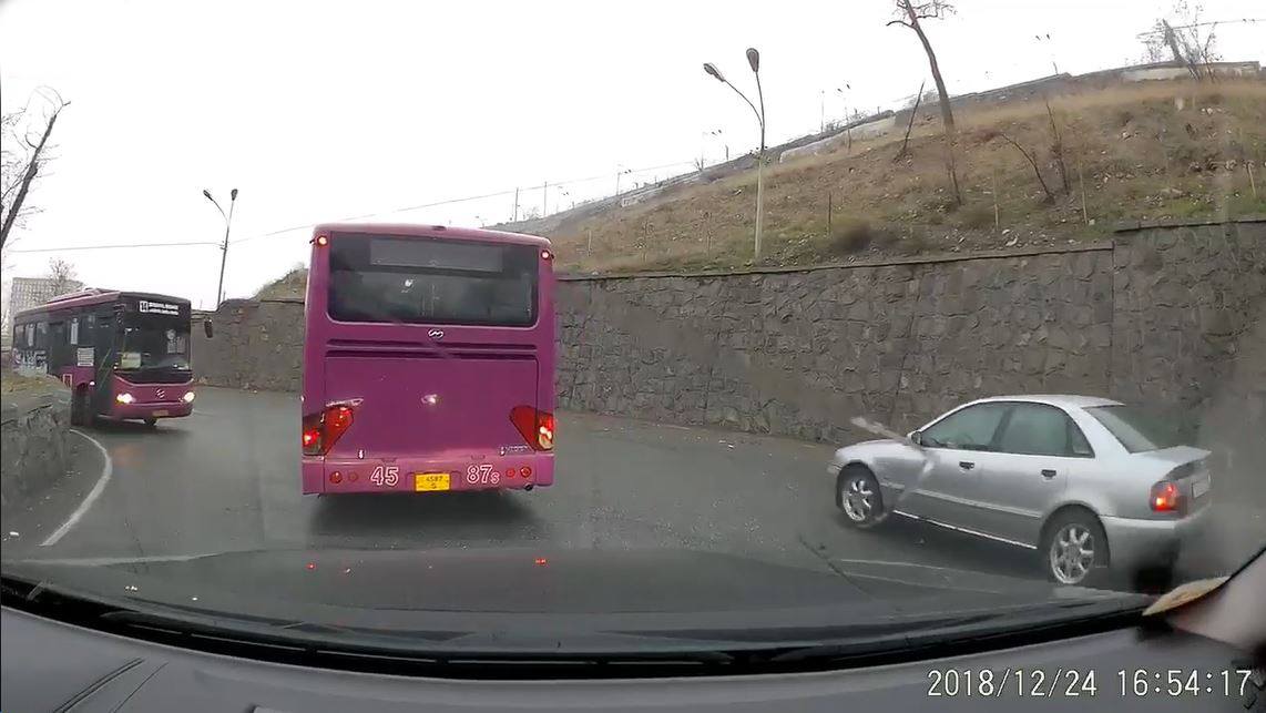 Ճանապարհային երթևեկության կանոնների խախտում թույլ տված ավտոբուսի վարորդը հեռացվել է աշխատանքից