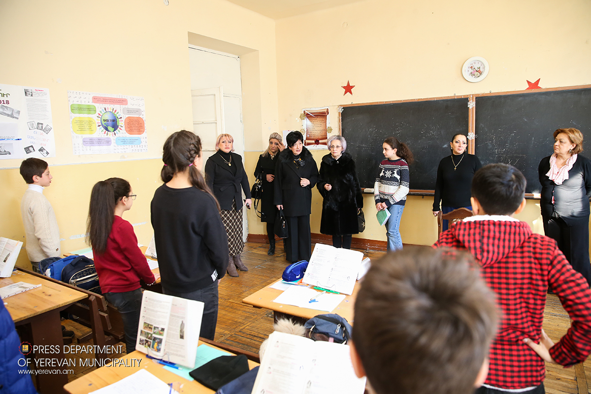 Քաղաքապետարանի պատասխանատուները ստուգայցեր են կատարում համայնքային դպրոցներ և մանկապարտեզներ