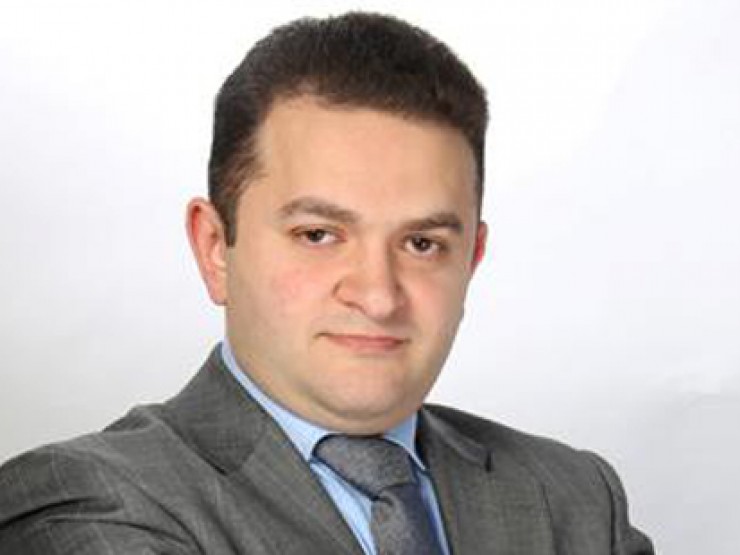 Վրաստանում պատգամավորը պատրաստ է պայթեցնել իրեն, եթե խորհրդարանը հաստատի Գերագույն դատարանի դատավորների ներկայացրած ցուցակը