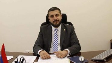Արմեն Փամբուխչյանն ԱԺ է գնացել մետրոյով