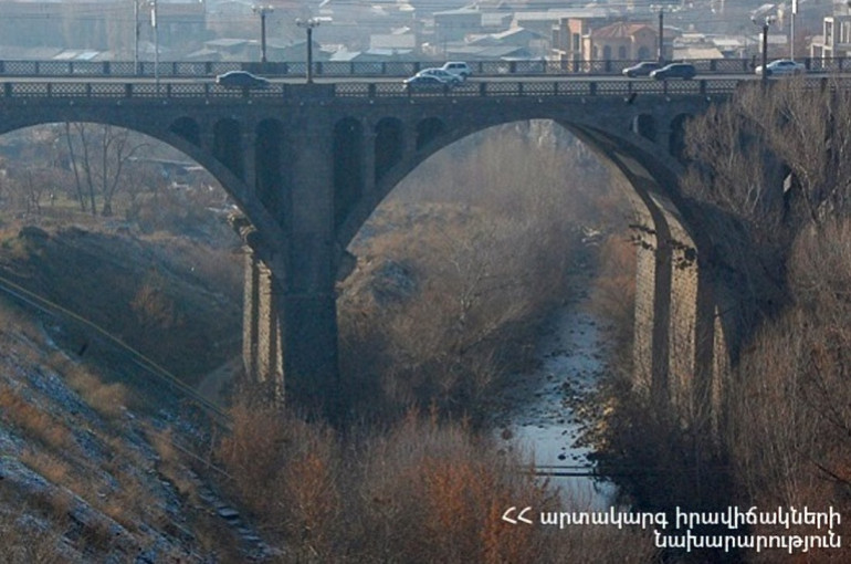 Տղամարդը սպառնացել է նետվել Հաղթանակ կամրջից․ ինքնասպանության փորձը կանխվել է