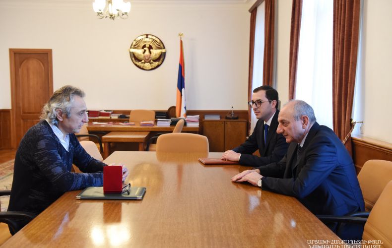 Բակո Սահակյանն ընդունել է Ֆրանսիայի հայ բժիշկների միության անդամ Ժան-Միշել Էքերյանին
