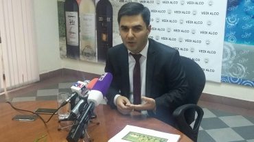 Բոլորիդ հորդորել եմ ձեռնպահ մնալ փողոցում վաճառվող կենդանական ծագում ունեցող մթերք ձեռք բերելուց. Դավիթ Պիպոյանը՝ «ադրբեջանական կարագի» մասին