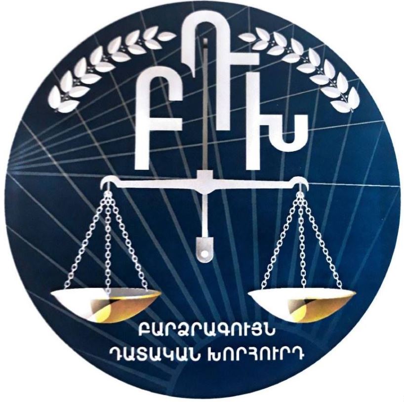 Լուրջ վիճաբանություն ԲԴԽ անդամի և դատական կարգադրիչների միջև․ «Ժողովուրդ»