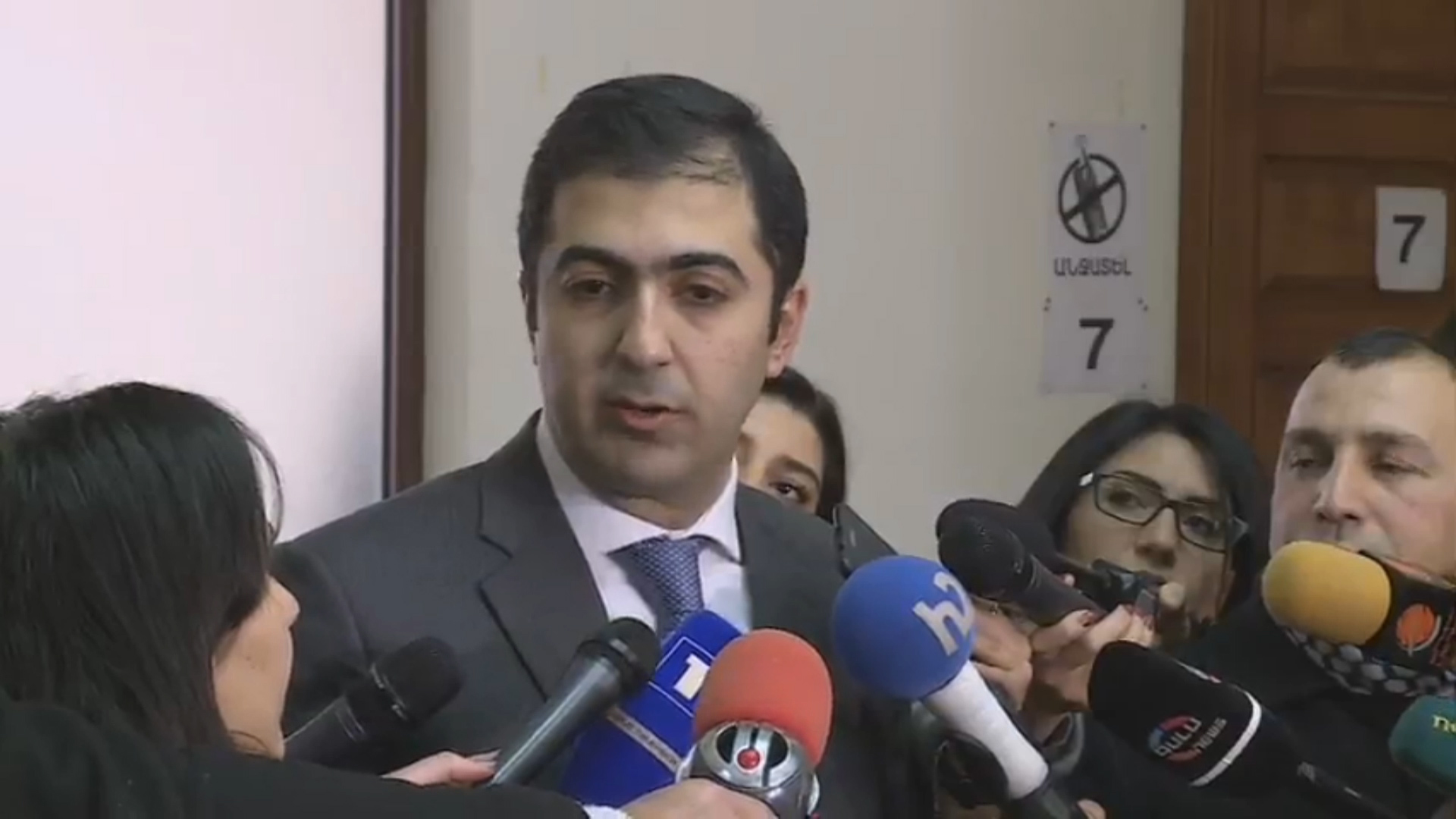 Կապանը փոքր քաղաք է. Քոչարյանի գործը նախագահող դատավորն ինքնաբացարկ է տալիս ընկերական կապերի պատճառով