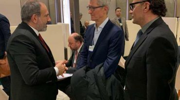 Դավոսում վարչապետը հանդիպել է Apple կորպորացիայի ղեկավարի հետ