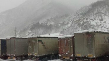Ստեփանծմինդա-Լարս ավտոճանապարհը բաց է միայն թեթև մարդատար մեքենաների համար. ռուսական կողմում կուտակված է 125 բեռնատար