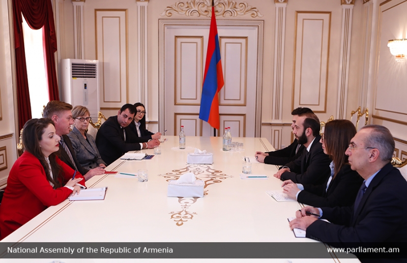 Արարատ Միրզոյանն ընդունել է NDI-ի և IRI-ի հայաստանյան մասնաճյուղերի ներկայացուցիչներին
