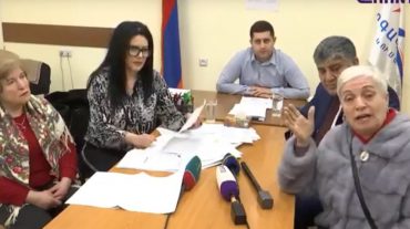 Եկմալյան փողոցի բնակիչները քաղաքապետին են դիմում` խնդրելով 13 տարի անց լուծում տալ իրենց խնդրին