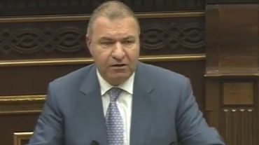 Էս փուլում ես դեմ եմ․ Միքայել Մելքումյանը՝ ԵԱՏՄ միասնական արժույթի անցնելու մասին