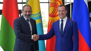 Փաշինյանն ու Մեդվեդևը հանդիպել են