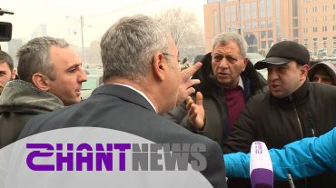 Մայթերում առևտուր իրականացնողները Երևանի քաղաքապետարան են եկել՝ իրենց դժգոհությունը հայտնելու