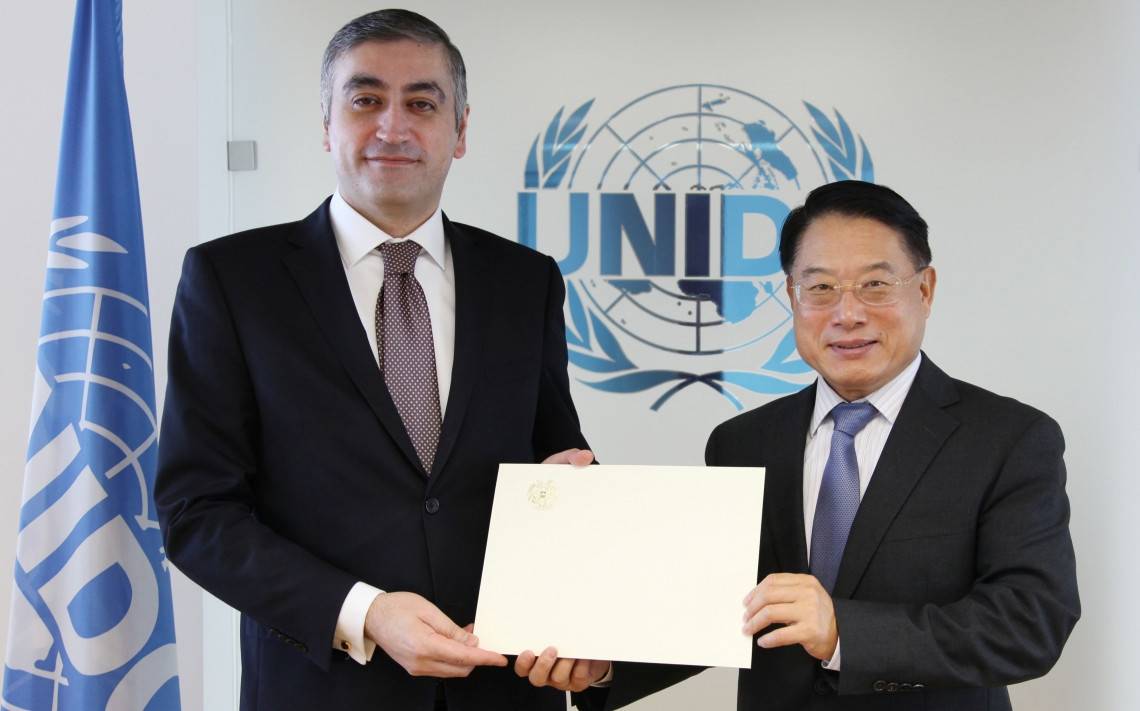 Արմեն Պապիկյանը հավատարմագրերն է հանձնել ՄԱԿ-ի արդյունաբերական զարգացման կազմակերպության գլխավոր տնօրենին