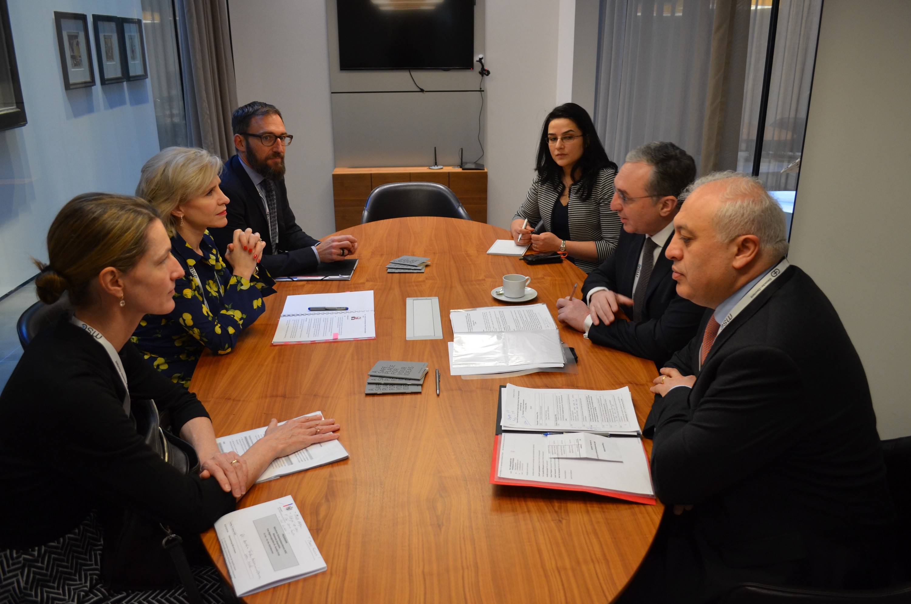 Զոհրաբ Մնացականյանը հանդիպել է Լիխտենշտայնի ԱԳ, մշակույթի և արդարադատության նախարարի հետ