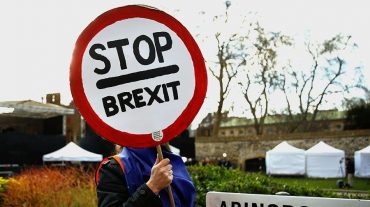 Մեծ Բրիտանիայի նախարարները Թերեզա Մեյին առաջարկել են Brexit-ը հետաձգել