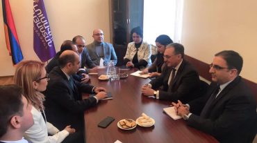 Ավարտվեց Զոհրաբ Մնացականյանի հանդիպումը «Լուսավոր Հայաստան» խմբակցության անդամների հետ.  ԱԳ մամուլի խոսնակ
