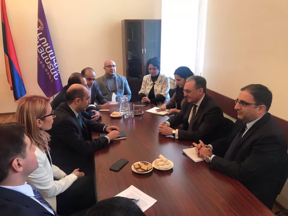 Ավարտվեց Զոհրաբ Մնացականյանի հանդիպումը «Լուսավոր Հայաստան» խմբակցության անդամների հետ.  ԱԳ մամուլի խոսնակ