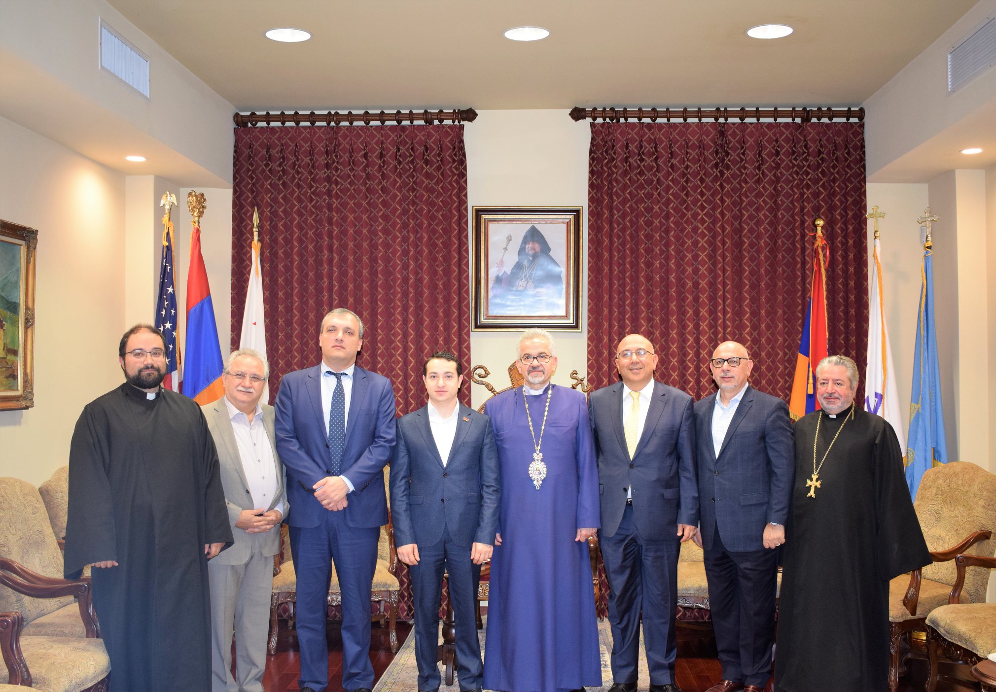 Մխիթար Հայրապետյանն ու Լոս Անջելեսի հայ համայնքի հոգևոր առաջնորդներն անդրադարձել են Սփյուռքում հայապահպանության ու հայեցի դաստիարակության խնդիրներին