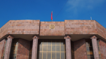 Ռուս զինծառայողին ռազմաբազայից ՀՀ ՔԿՀ տեղափոխելու բողոքի քննությունը դատարանը մեկ ամսով հետաձգել է