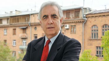 Թուրքական դրոշները պղծում են երկու հայկական դպրոցները Լոս Անջելեսում․ Հարութ Սասունյան