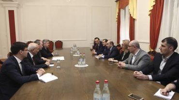 ՀՀ ԱԺ խմբակցությունների ներկայացուցիչները հանդիպել են Լեոնիդ Կալաշնիկովի գլխավորած պատվիրակության հետ
