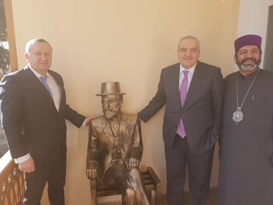 Տեսակապ Թումանյանի երեք տուն-թանգարանների միջև